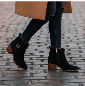 EUC Kate Spade New York "Polly" Black Suede Ankle Booties - Size 8.5 - With Box!